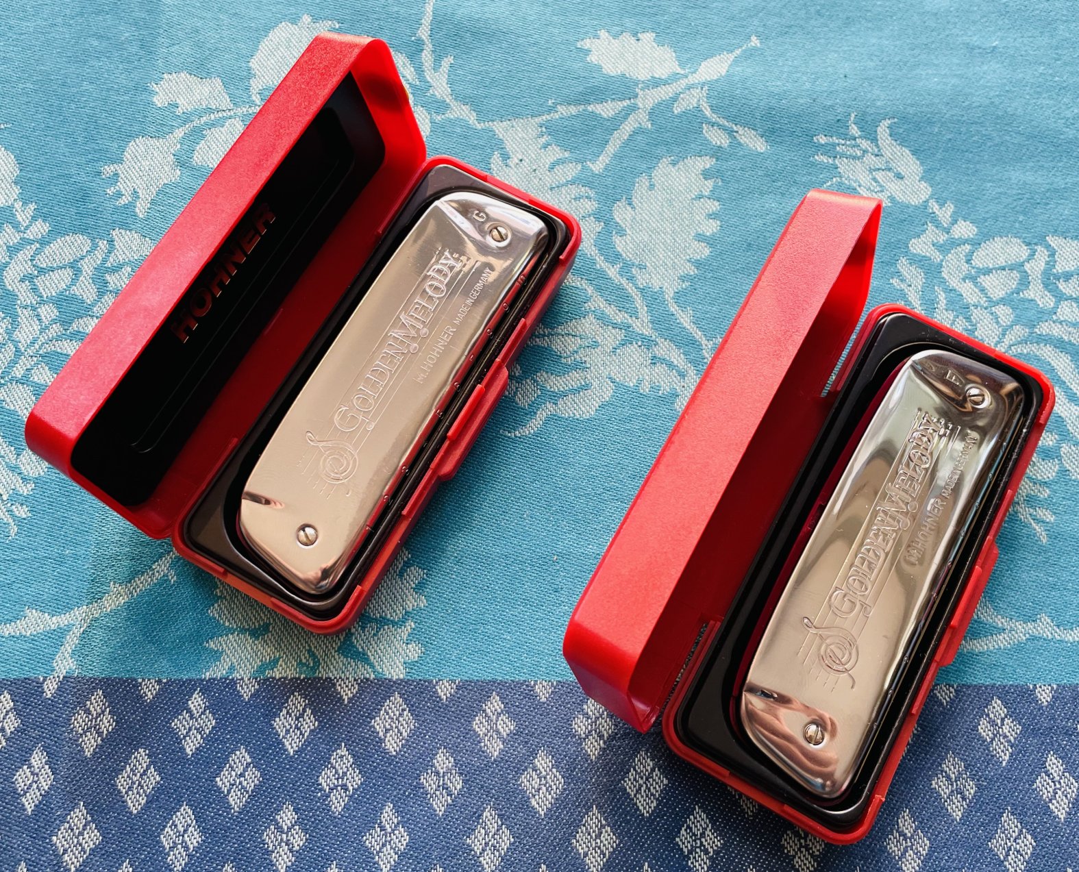 2 Harmonicas diatoniques Hohner Golden Melody F / G, boites d’origines