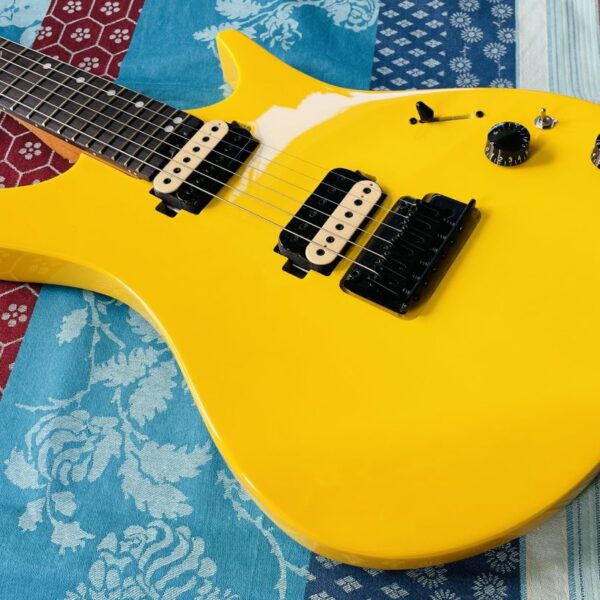 Alternative view of Guitare électrique J&D DX-100 Canary Yellow n°WSM2206A5.062 (Chine), housse Cahaya