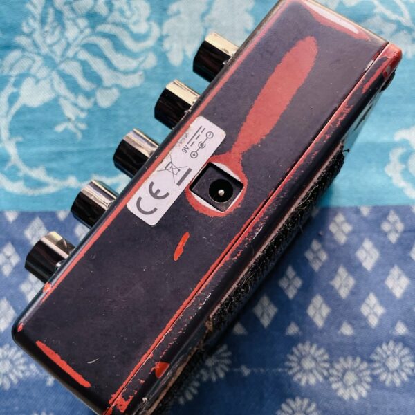 Alternative view of Pédale MXR Slash Octave Fuzz