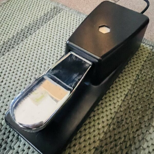 Alternative view of Clavier maitre Natives Instruments Komplete Kontrol S88 MK3 n°88K01491912522A, alim, pédale sustain ajoutée, certificat, sticker