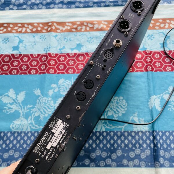 Alternative view of Multieffets guitare Roland GS-6 n°ZA21641 (Japan)