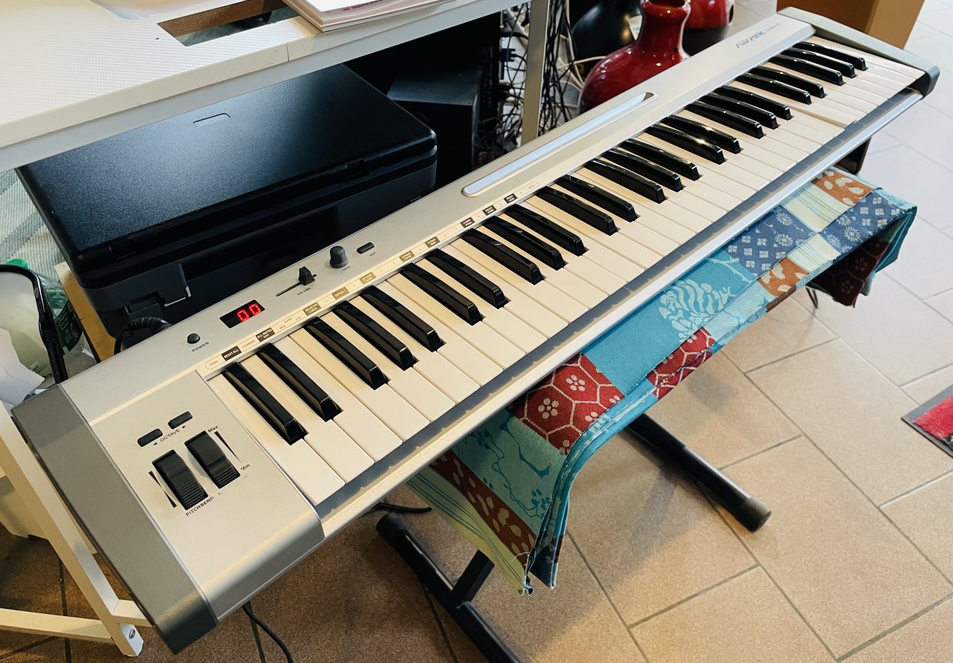 Clavier maitre Swissonic Easykey 61 n°SEK612108350140107, carton, notice, usb