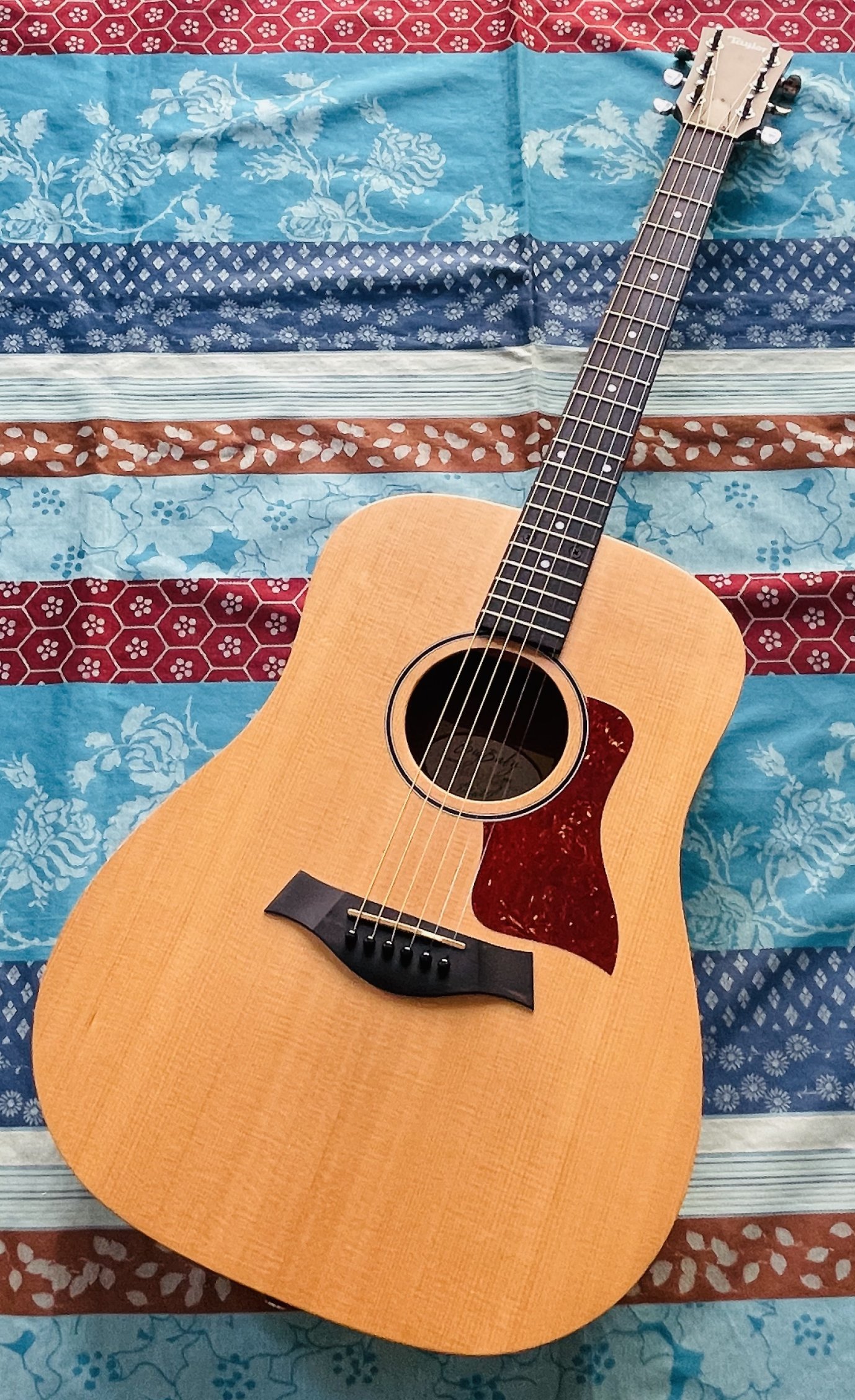 Guitare acoustique Taylor Big Baby BBT n°2101256259 (Mexico), housse d’origine Taylor, réglée luthier Manteau (10.04.26)