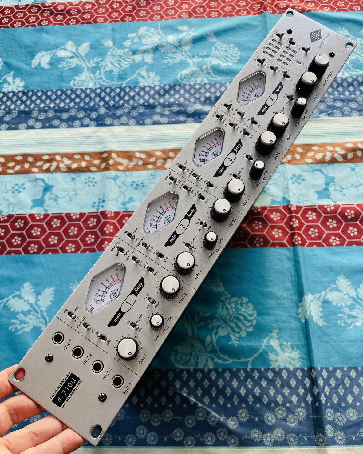 Préamplificateur micros 4 canaux Universal Audio UAD 4.710d Twin Finity n°14334710006194, alim