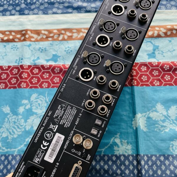 Alternative view of Préamplificateur micros 4 canaux Universal Audio UAD 4.710d Twin Finity n°14334710006194, alim