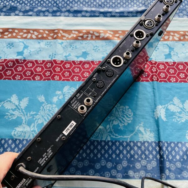 Alternative view of Multieffets guitare Yamaha SPX-990 n°IP01063 (1993, Japan)