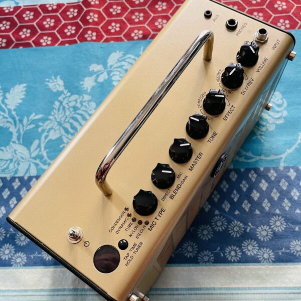 Alternative view of Ampli acoustique Yamaha THR5A n°T544760ZP, alim, carton d’origine, 10W