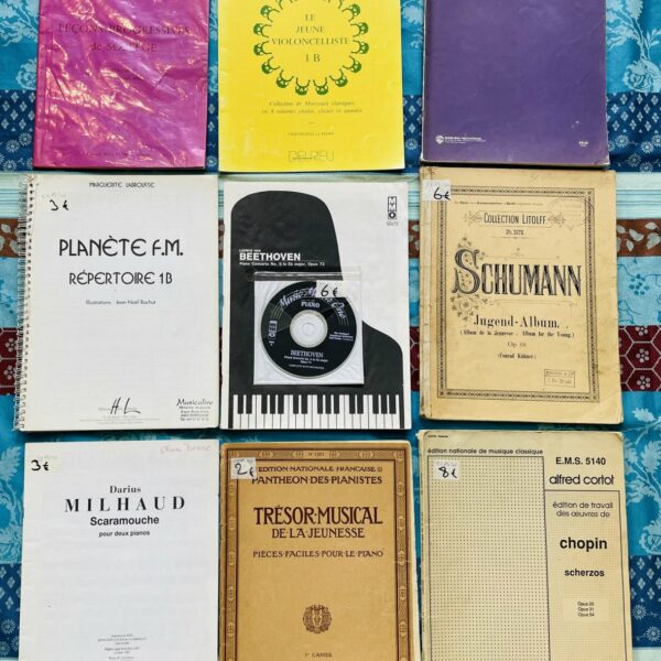 Lot de partitions, méthodes, solfège, piano...