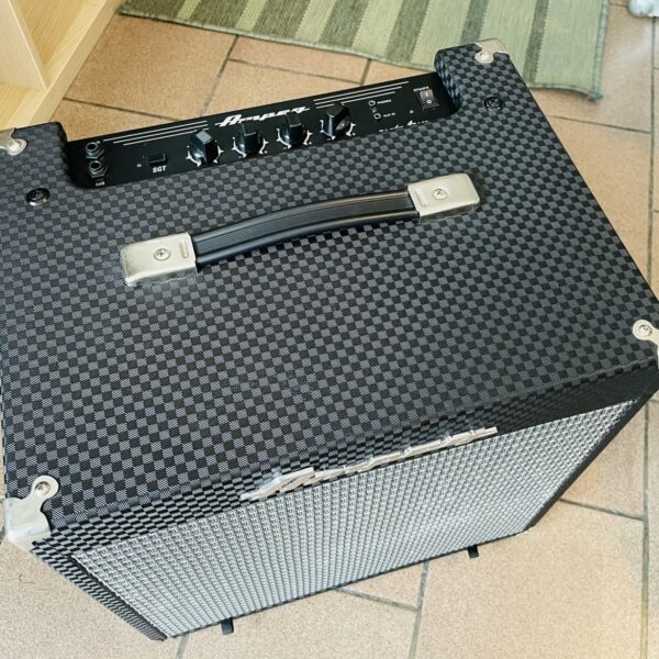 Alternative view of Ampli basse Ampeg RB-108 n°RB12F7053000010, alim, 30W