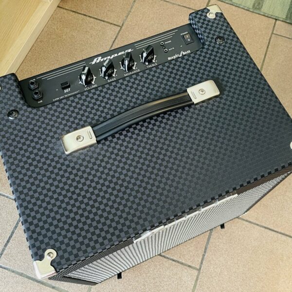 Alternative view of Ampli basse électrique Ampeg RB-108 n°21RB12F7402000097, alim, 30W