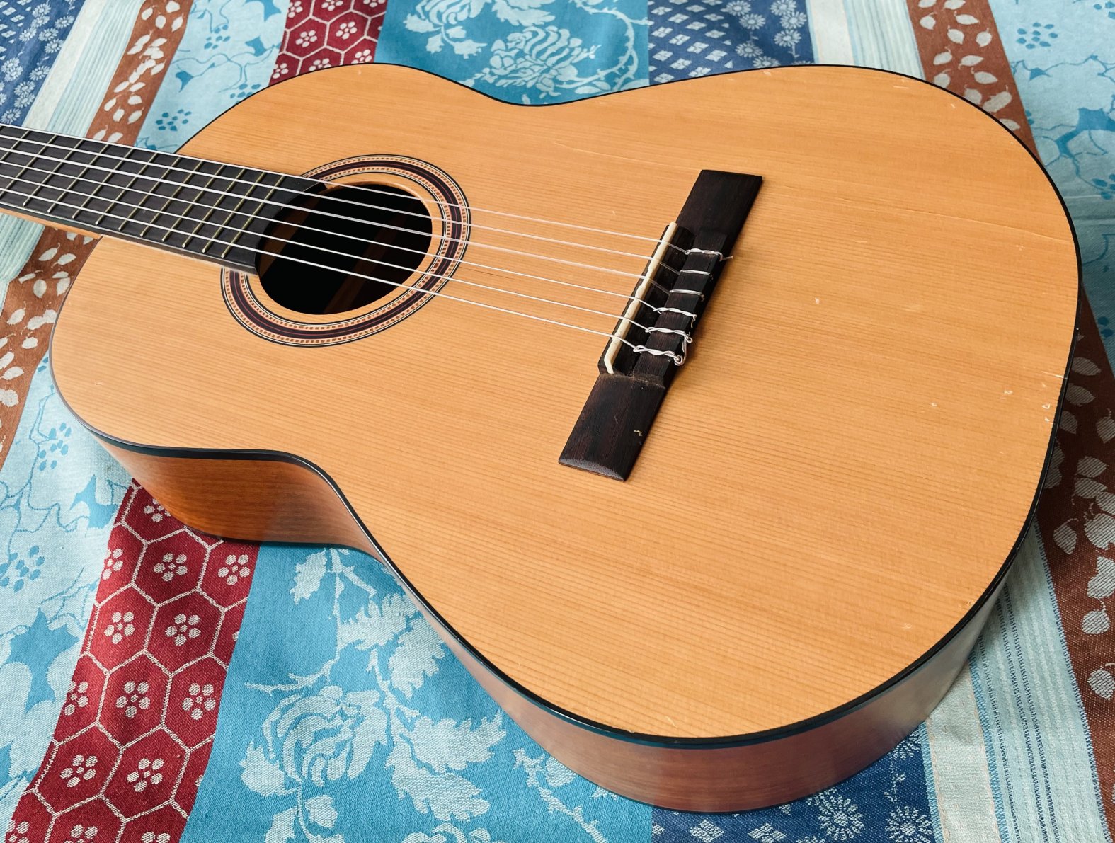 Guitare classique trois quart Antonio Pinto de Carvalho 1 CM n°7071334, housse Tobago – Image 2