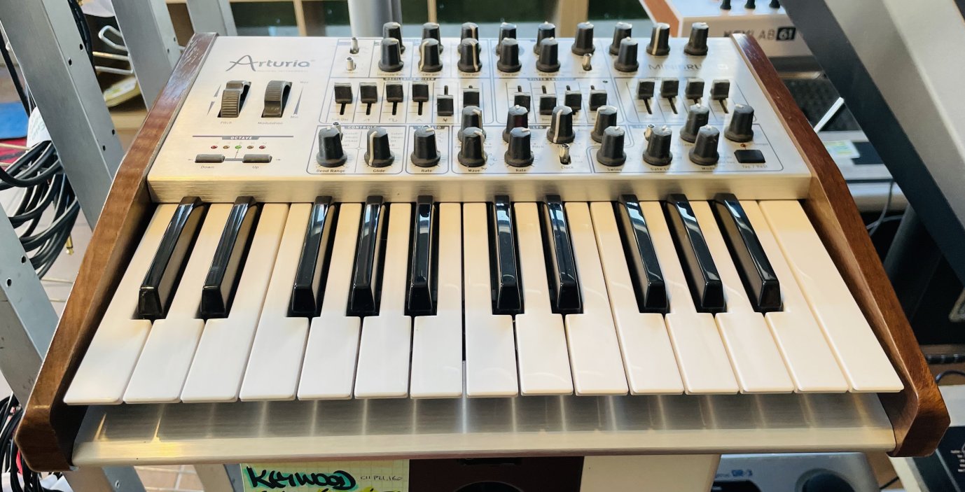 Synthé analogique Arturia Minibrute SE n°5002400968010613, boite d’origine, alim, notice – Image 9