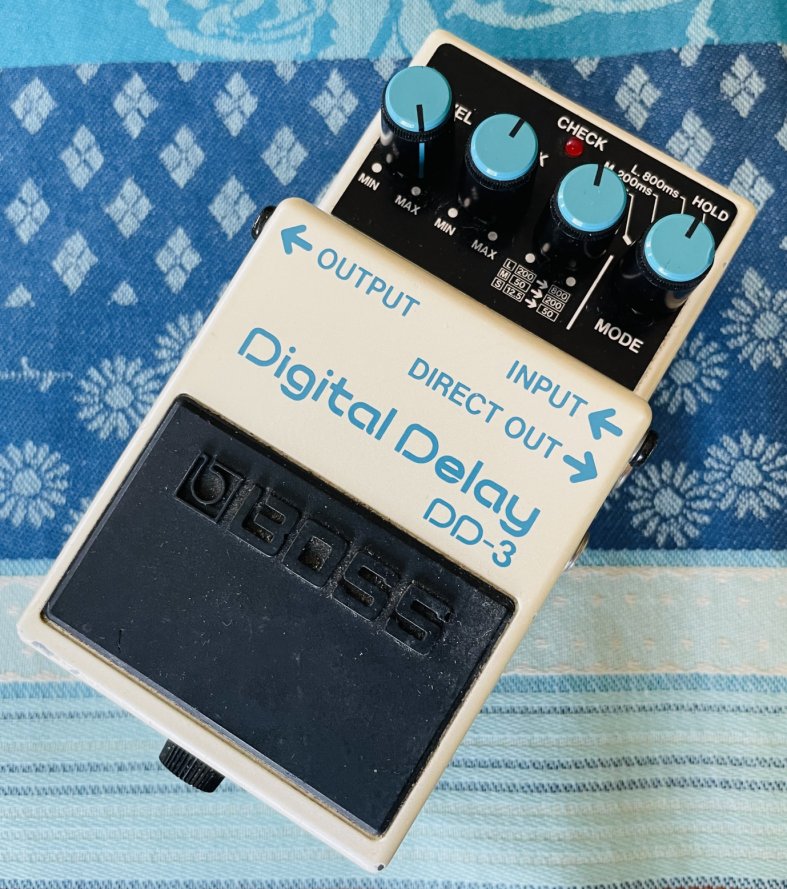 Pédale delay Boss Digital Delay DD-3 n°NL33718 (Taiwan), boite d’origine
