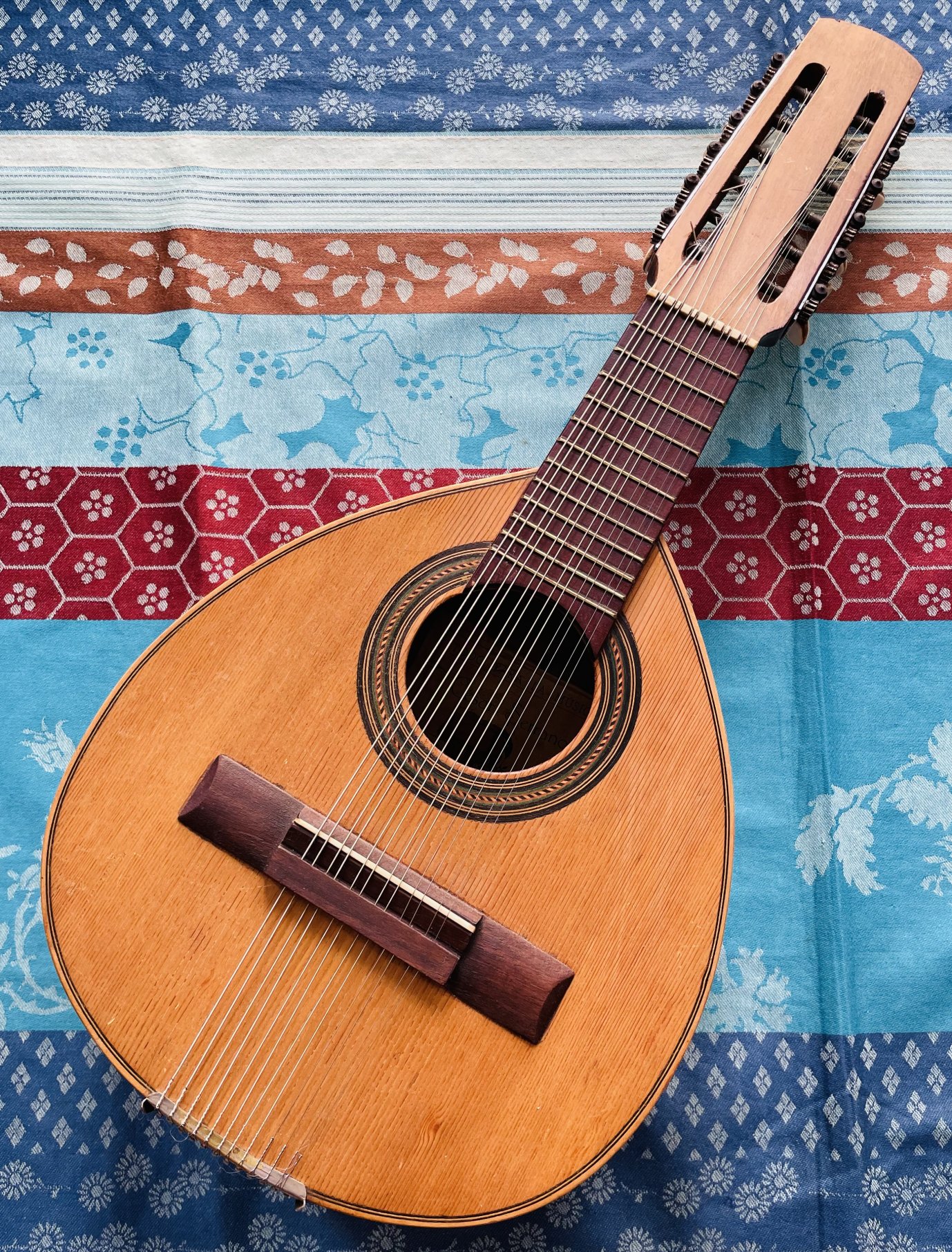 Guitare cistre acoustique Bandurria 12 cordes luthier Cesar Serrano (Espagne)