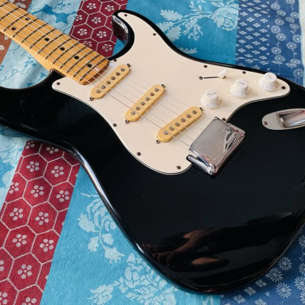 Guitare électrique Country Professional stratocaster black (1970, Japan), vibrato