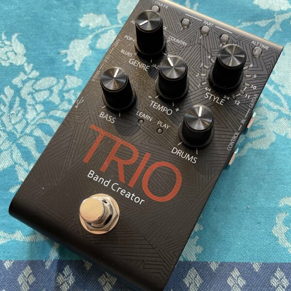 Pédale d’accompagnement batterie basse Digitech Trio Band Creator n°12000891602, boite d’origine, alim