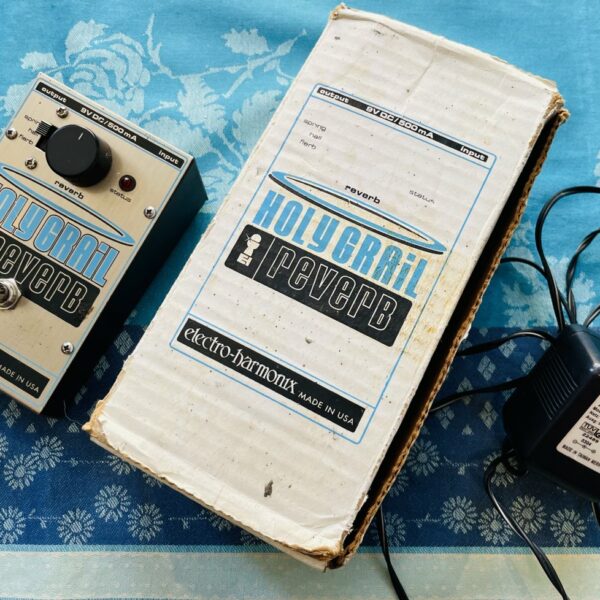 Alternative view of Pédale réverb Electro-Harmonix Holygrail (V1, USA), boite, alim
