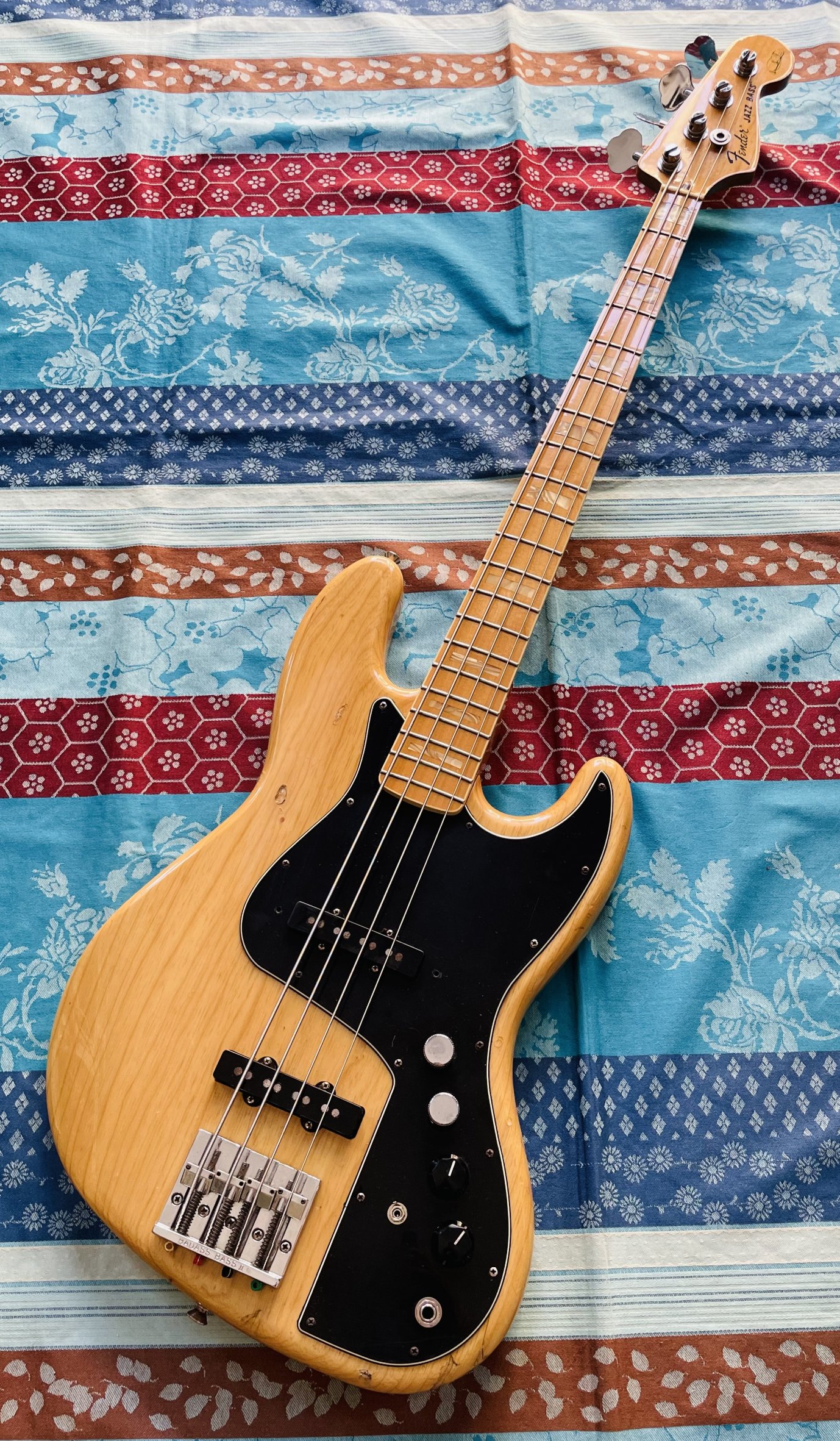 Rare basse électrique passive Fender Marcus Miller Jazz Bass Maple natural n°MX13443487 (2014, Mexico), révisée luthier Thébé