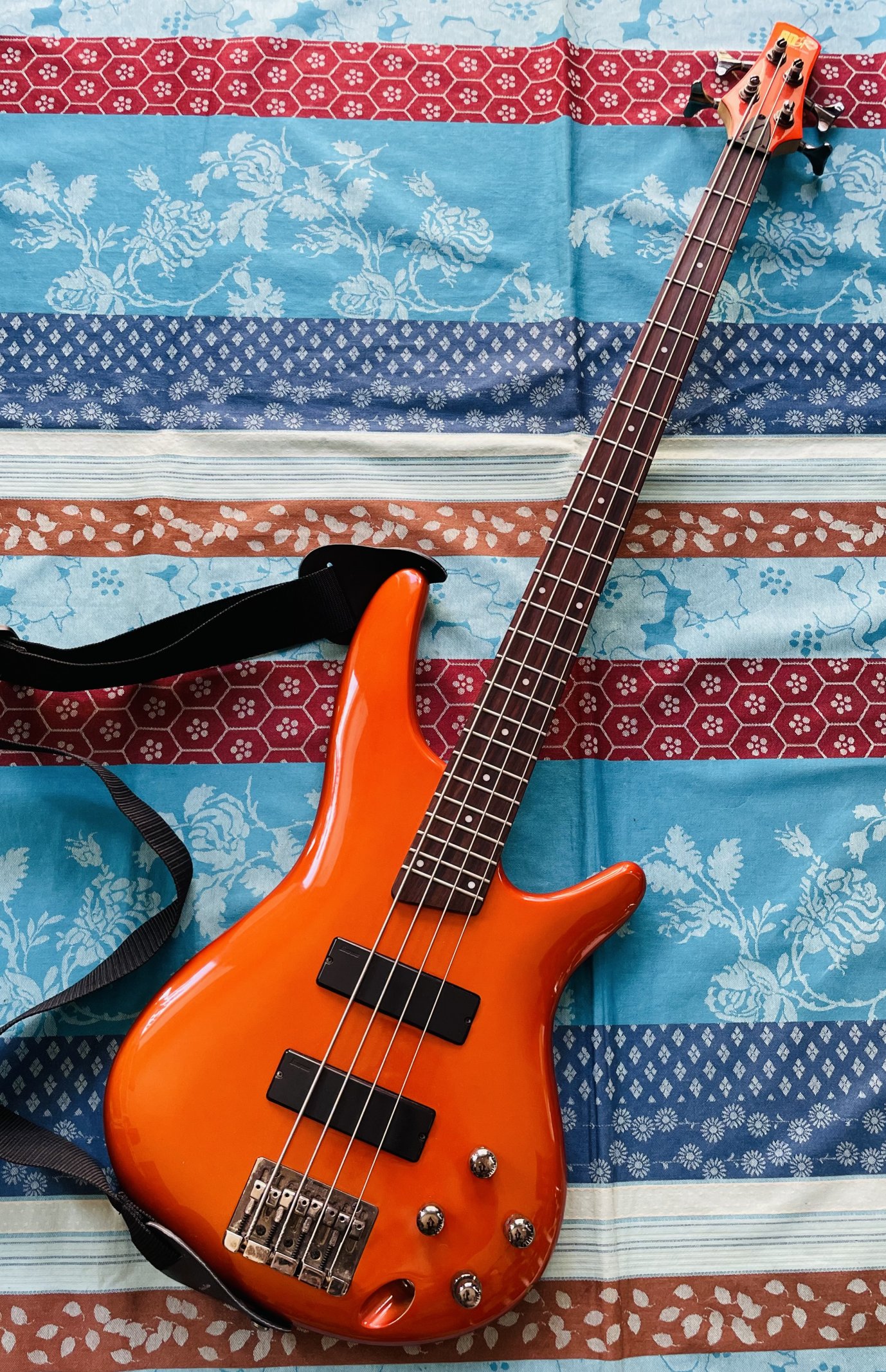 Basse électrique Ibanez SR-300 Orange n°100630355, Soundgear Series, housse Thomann