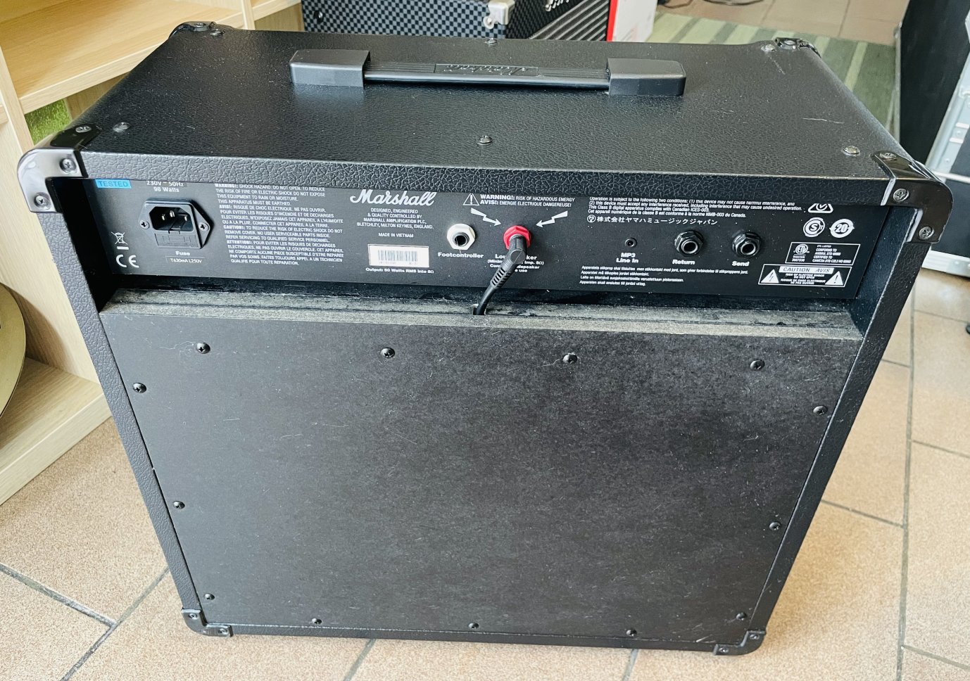 Ampli guitare Marshall MG50DFX n°V0115110E2, alim, footswitch Marshall – Image 3