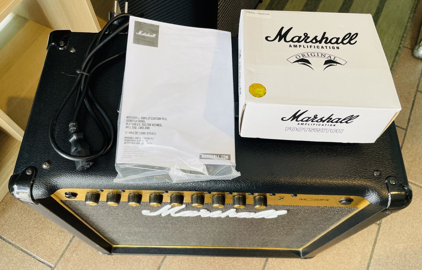 Ampli guitare Marshall MG50DFX n°V0115110E2, alim, footswitch Marshall – Image 5