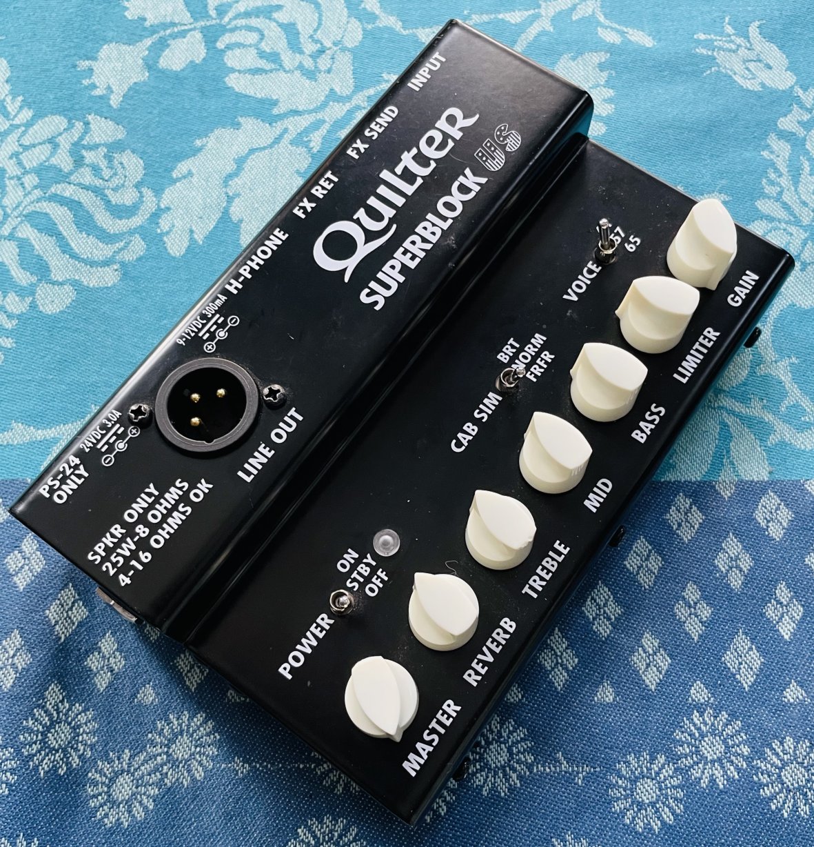 Pédale préampli Quilter Superblock n°0522A630473 (USA), boite et alim.