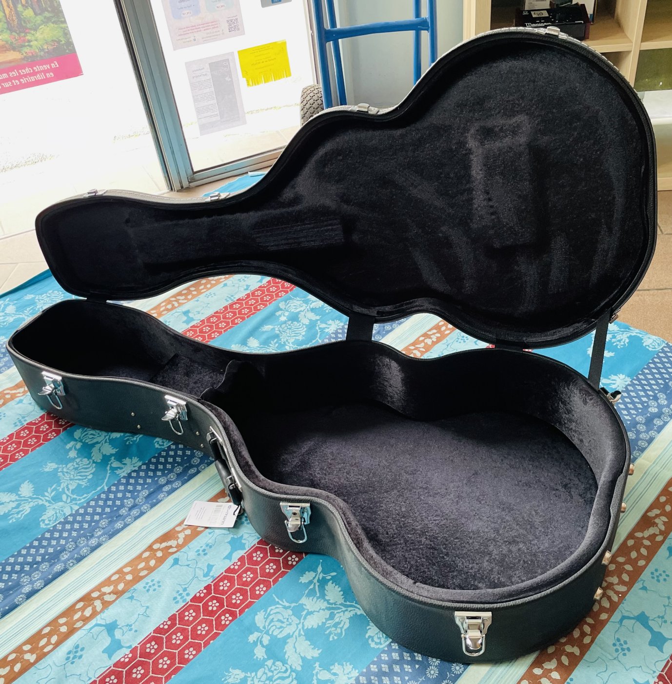Etui pour guitare acoustique jumbo et jumbo 12 cordes Thomann Acoustic Guitar Jumbo