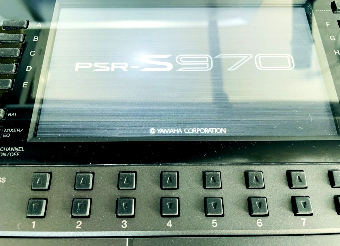 Clavier arrangeur Yamaha PSR-S970 n°ECWN01232, carton d'origine, porte partition, alim, notice – Image 5