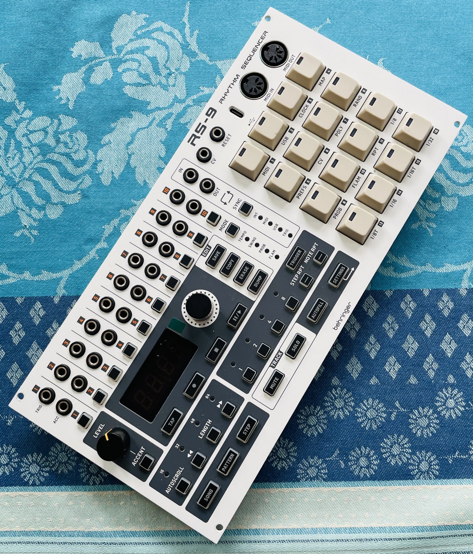 Séquenceur pour modulaire Behringer RS-9 n°01002830720ACY, boite et accessoires d’origine