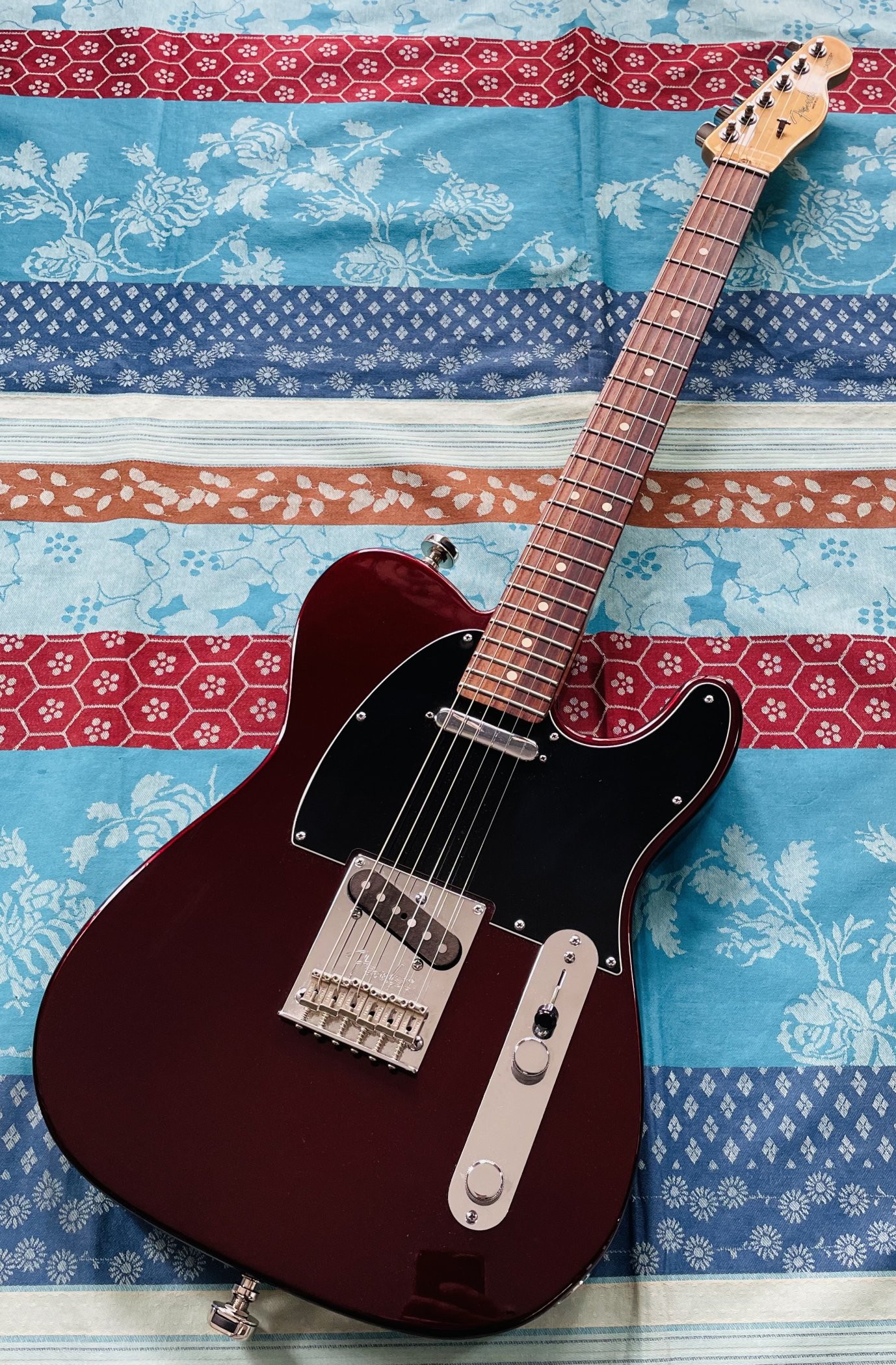 Guitare électrique Fender American Standard Telecaster TW BDM Rosewood Bordeaux Mettalic n°US14036762 (2014, USA), modèle 0113200775, étui Fender, fixation sangle straplocks