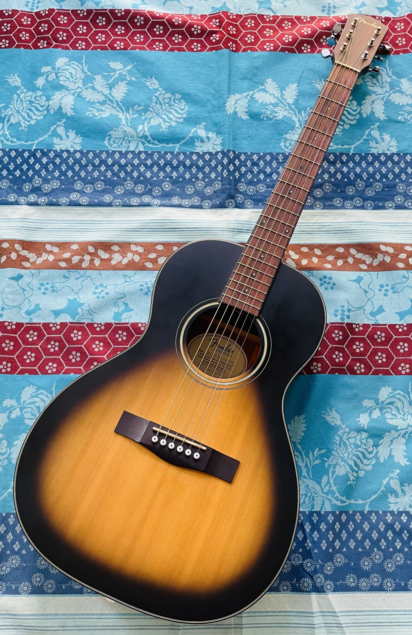 Guitare acoustique parlor Fender CP-100 VSB n°IPS1301221, cordes neuves Martin