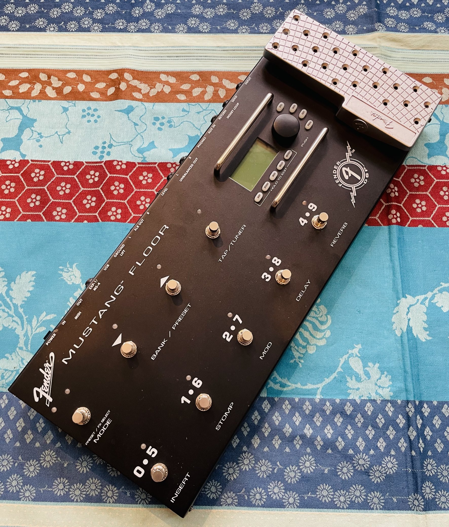 Pédalier multieffets Fender Mustang floor n°CMT1312700459, notice, alim