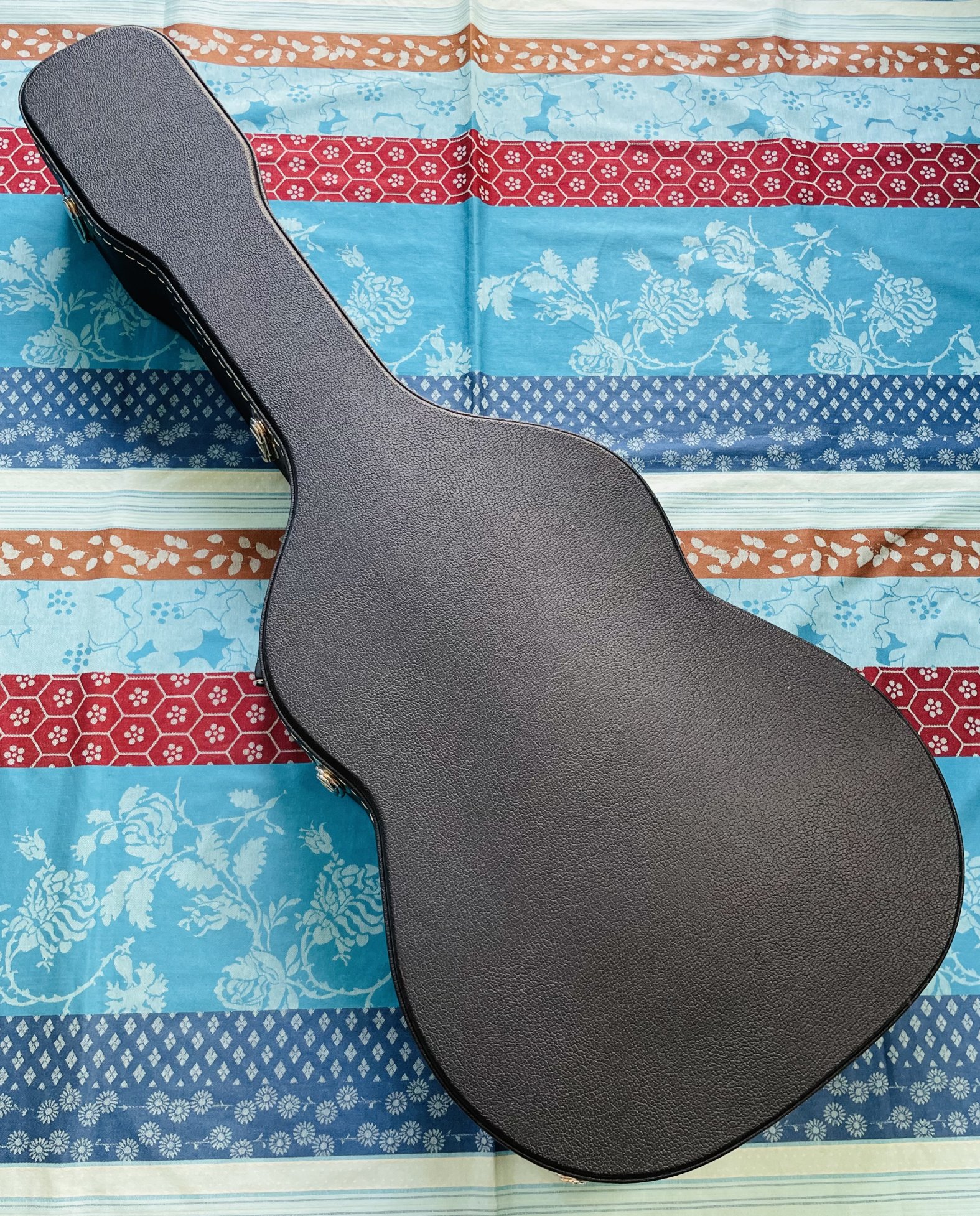 Etui rigide Fender au format guitare dobro Resonator – Image 2