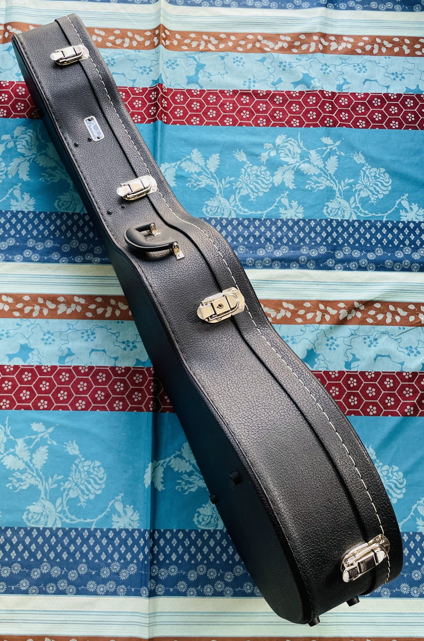 Etui rigide Fender au format guitare dobro Resonator – Image 3
