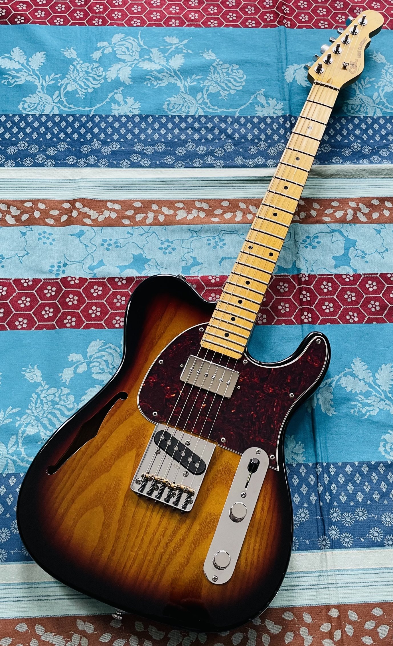 Guitare électrique G&L Tribute Asat Classic Bluesboy sunburst semi-hollow n°210609175 (Indonésie), micros posés Asyllum Pickups P94-Tele, micros d’origines, révision luthier Thomas