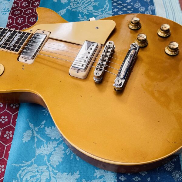 Alternative view of Guitare électrique Gibson Les Paul Deluxe gold top n°73638524 (1978, USA), révision Luthier Thébé (23.06.26)