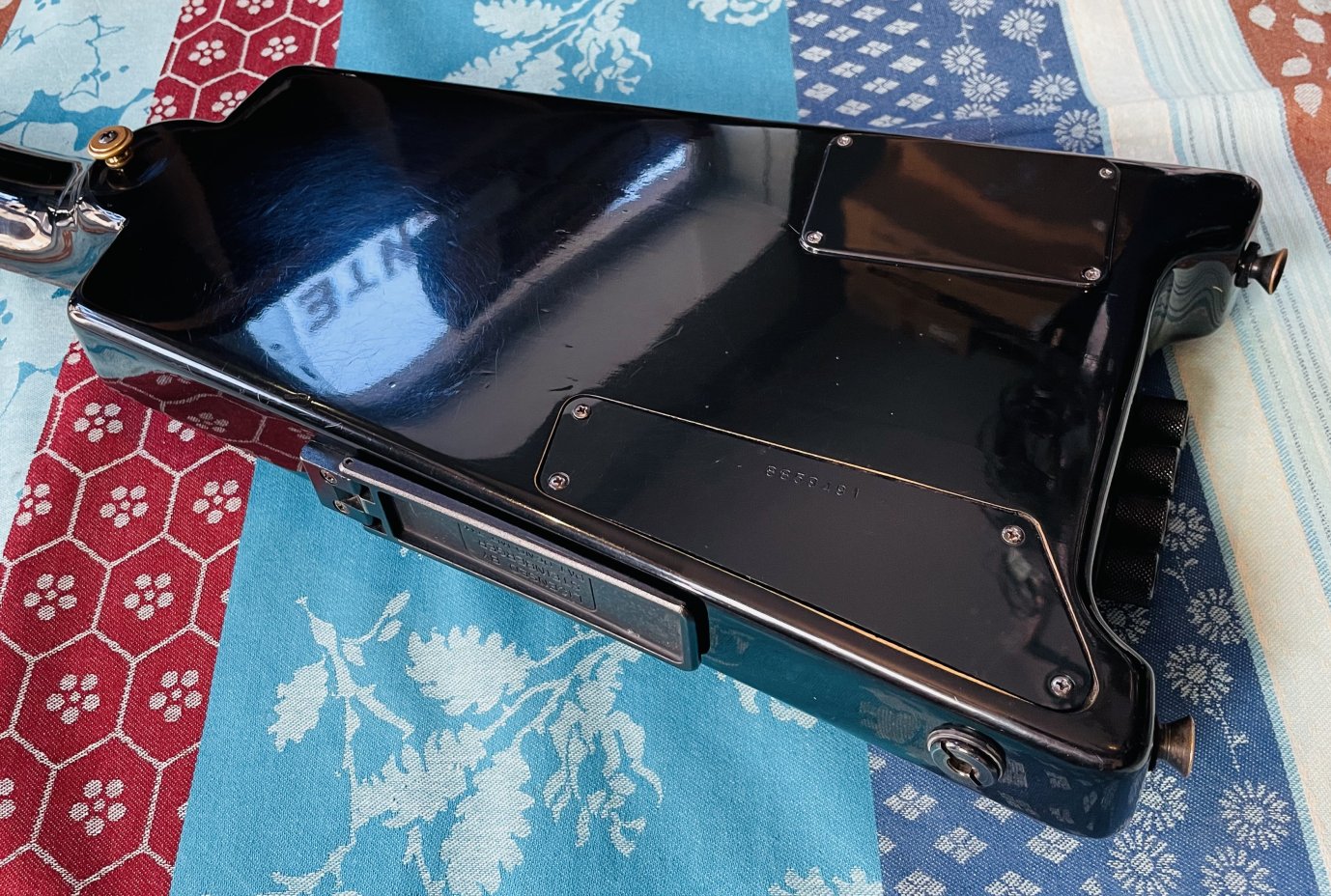 Basse électrique active sans tête Hohner B2A BK n°8859491 (Licenced Steinberger), préampli modifié (toujours active), housse Tobago – Image 9