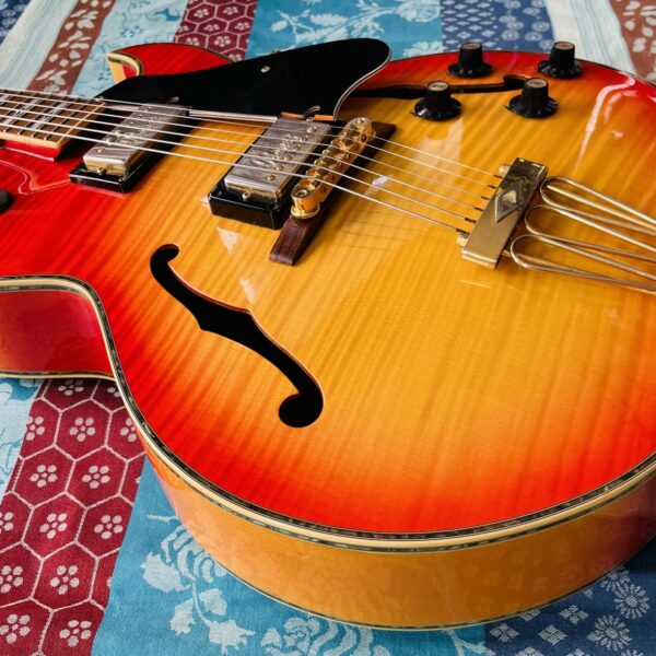 Alternative view of Guitare électrique Ibanez Artist 2616 MIJ (1973, Japan), housse SKB