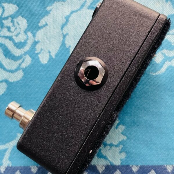 Alternative view of Pédale JHS Pedal Mini A/B, boite d’origine