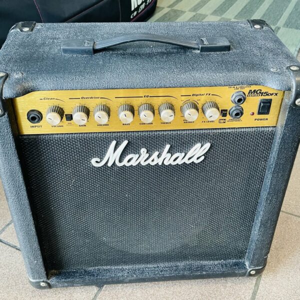 Ampli guitare Marshall MG15DFX n°2006.39.3857E, 15W