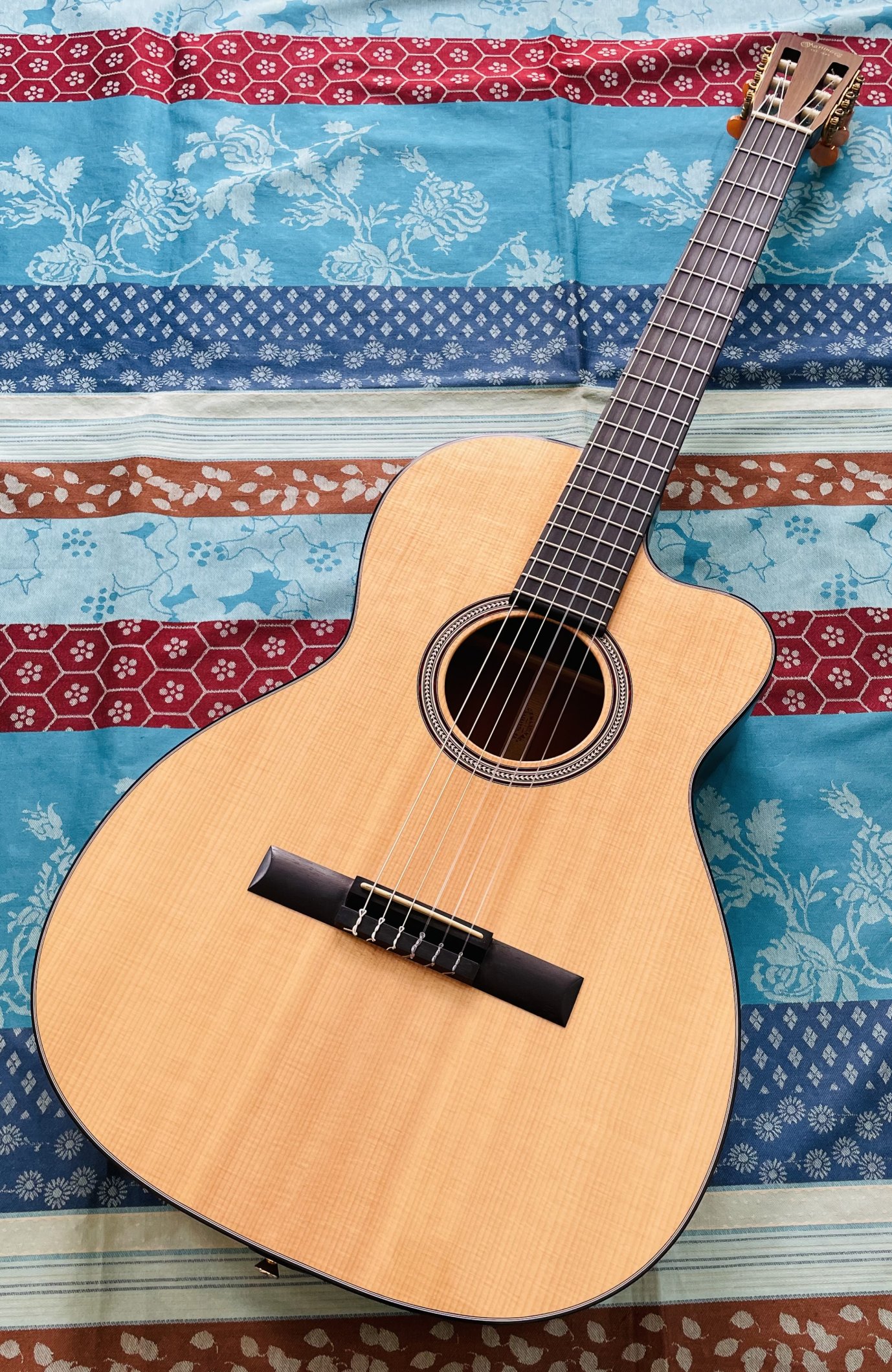 Guitare électro-classique Martin 000C12-16 n°2365803, housse Martin, réglage luthier Manteau (facture 18.06.26)
