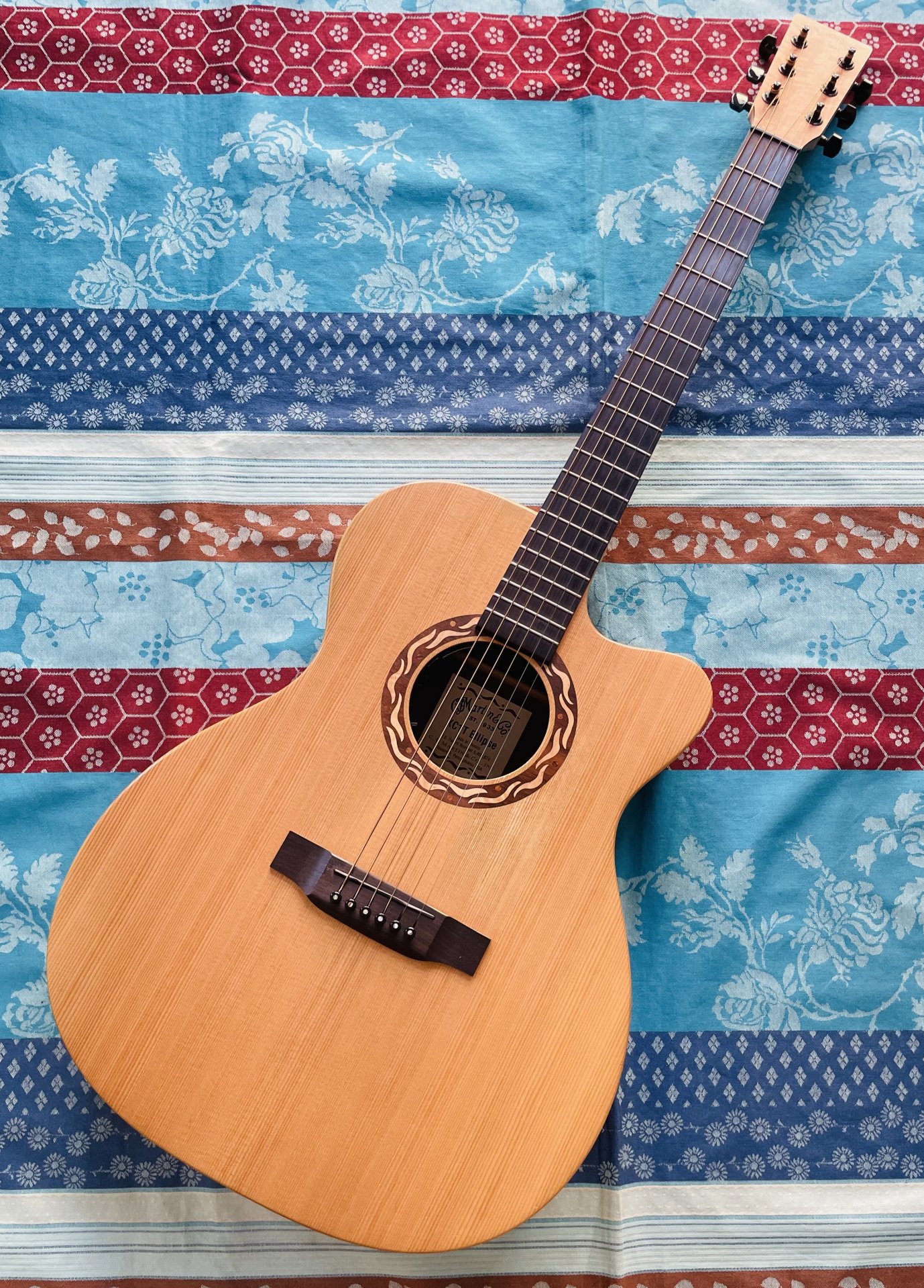 Guitare électro-acoustique Martin XC1T Ellipse n°1294410 (Mexico), étui Martin, sourdine