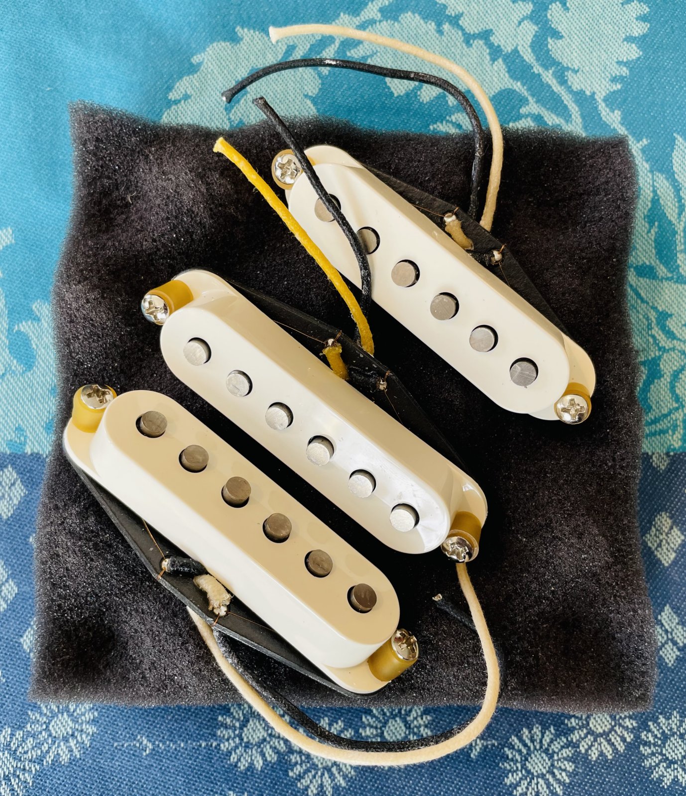 Jeux de micros d’une guitare neuve Fender Vintera II 50’s Strat style vintage