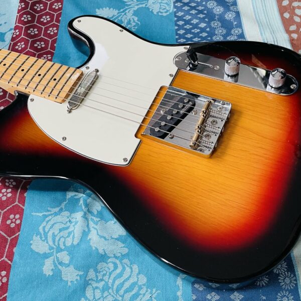 Alternative view of Guitare électrique Prodipe telecaster TC80 sunburst , upgradée micros Wilkinson, pontets, prise jack, réglages luthier Thébé, housse Thomann