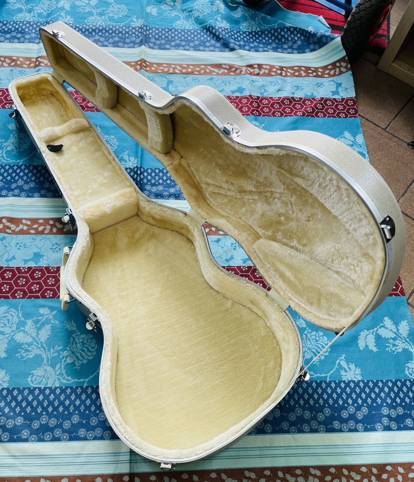 Etui de guitare classique Rapsody Classic ABS Cream