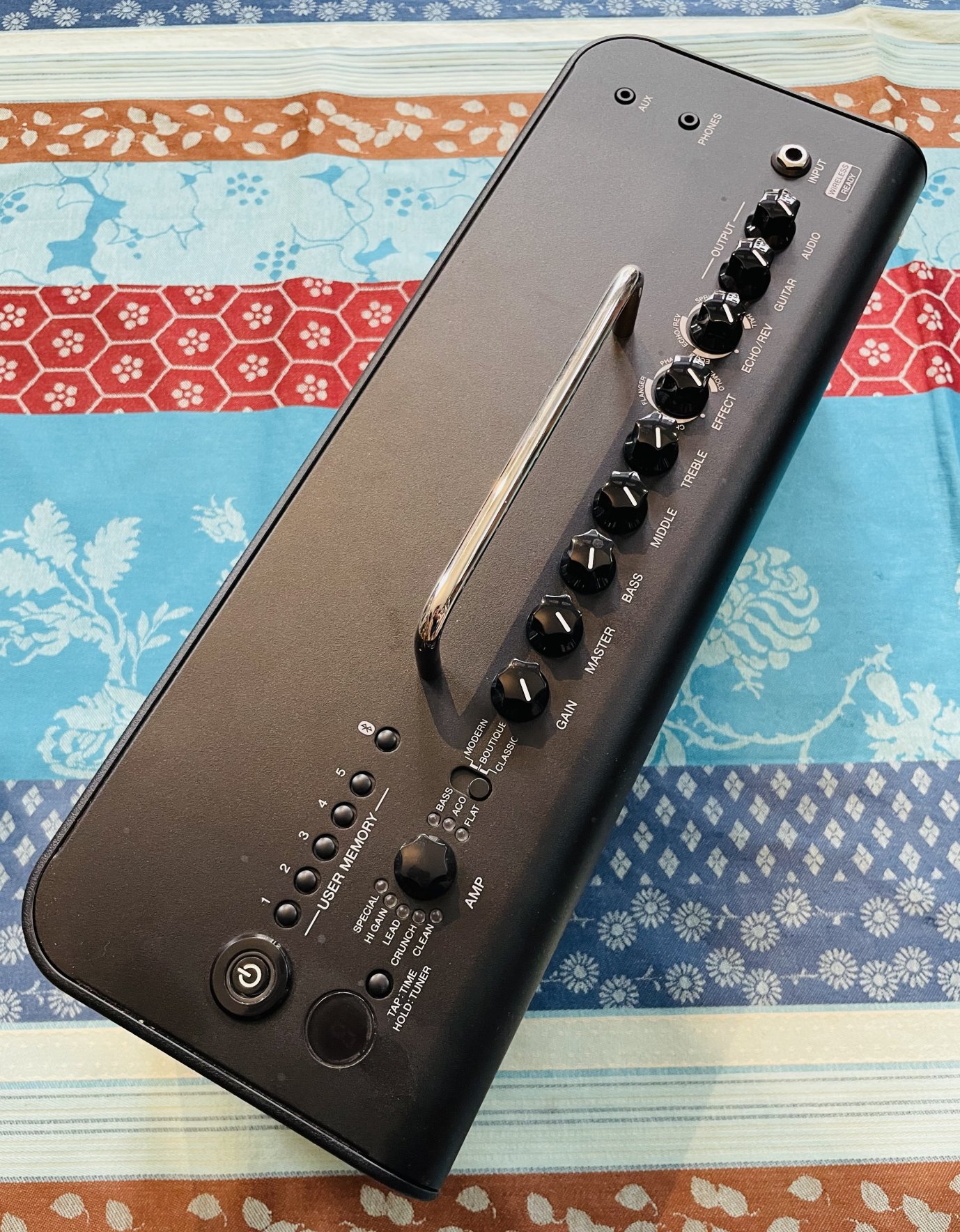 Ampli guitare Yamaha THR30Ii Wireless Black n°T573382VX, housse Yamaha THRBG1, footswitch sans fil X-Sonic Airstep YT n°478637327575 avec housse, Line 6 Relay G10TII wireless transmitter n°W1T0M7104020985 avec housse – Image 2