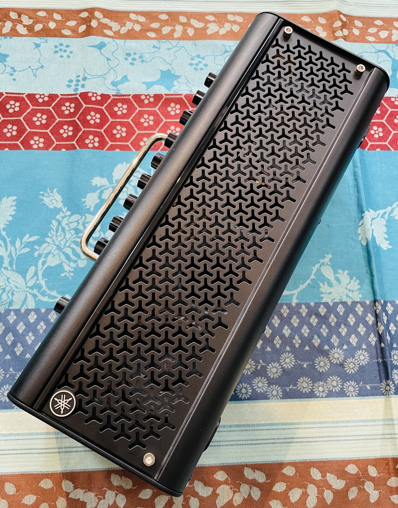 Ampli guitare Yamaha THR30Ii Wireless Black n°T573382VX, housse Yamaha THRBG1, footswitch sans fil X-Sonic Airstep YT n°478637327575 avec housse, Line 6 Relay G10TII wireless transmitter n°W1T0M7104020985 avec housse – Image 3