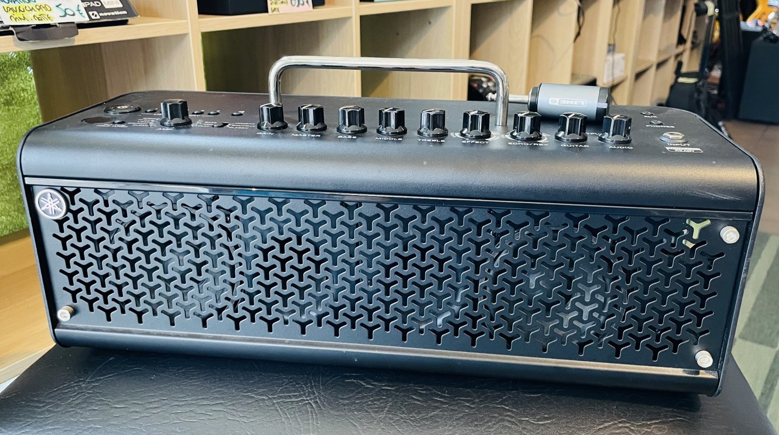Ampli guitare Yamaha THR30Ii Wireless Black n°T573382VX, housse Yamaha THRBG1, footswitch sans fil X-Sonic Airstep YT n°478637327575 avec housse, Line 6 Relay G10TII wireless transmitter n°W1T0M7104020985 avec housse – Image 7