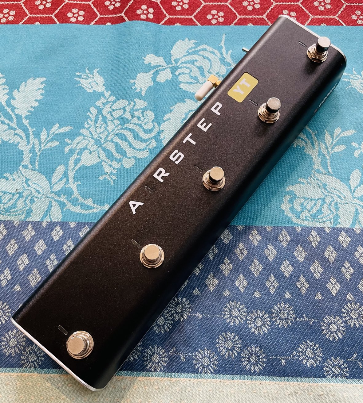 Ampli guitare Yamaha THR30Ii Wireless Black n°T573382VX, housse Yamaha THRBG1, footswitch sans fil X-Sonic Airstep YT n°478637327575 avec housse, Line 6 Relay G10TII wireless transmitter n°W1T0M7104020985 avec housse – Image 13