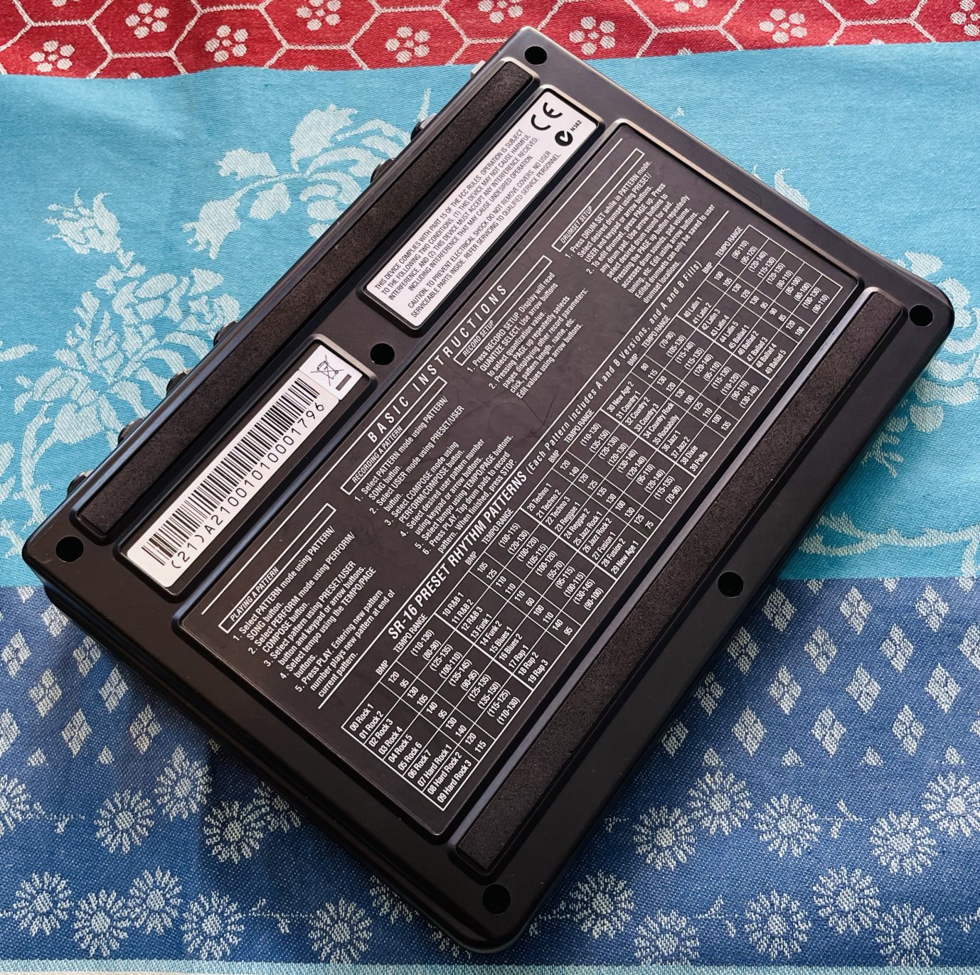 Boite à rythme Alesis SR-16 n°A21001010001796, boite et alim, valise grise – Image 4